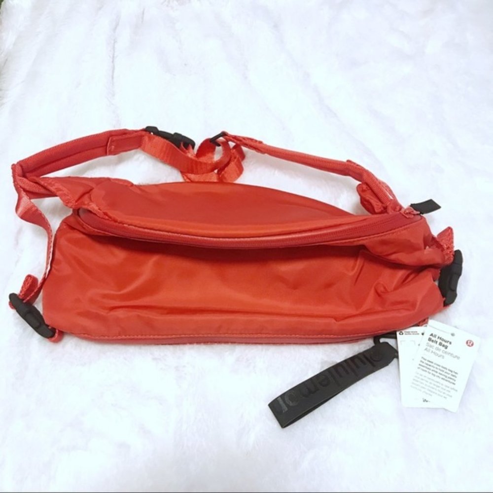 Versatile Lululemon Hands-Free All Hour Belt Bag - Picture 6 of 7